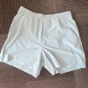 Men’s Lululemon Pace Breaker 5” lined shorts